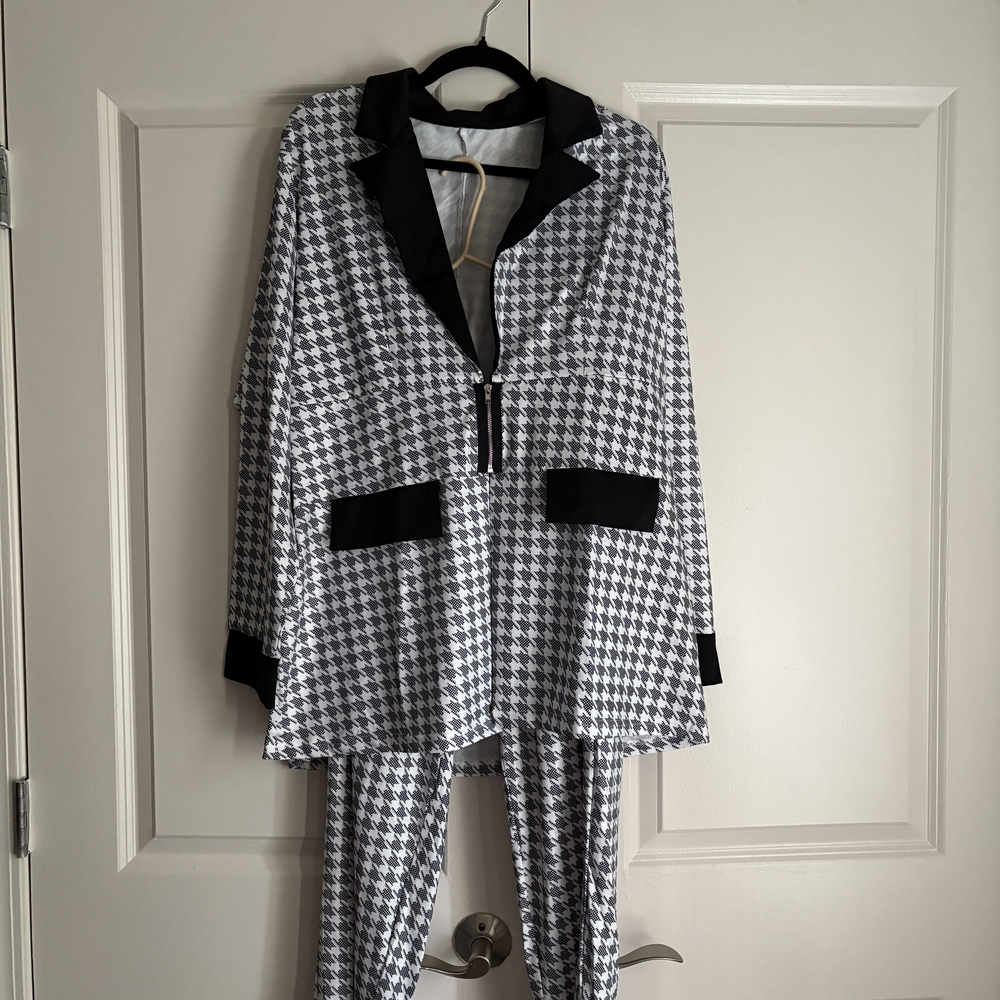 Stylish Houndstooth Jumpsuit with Black Accents
